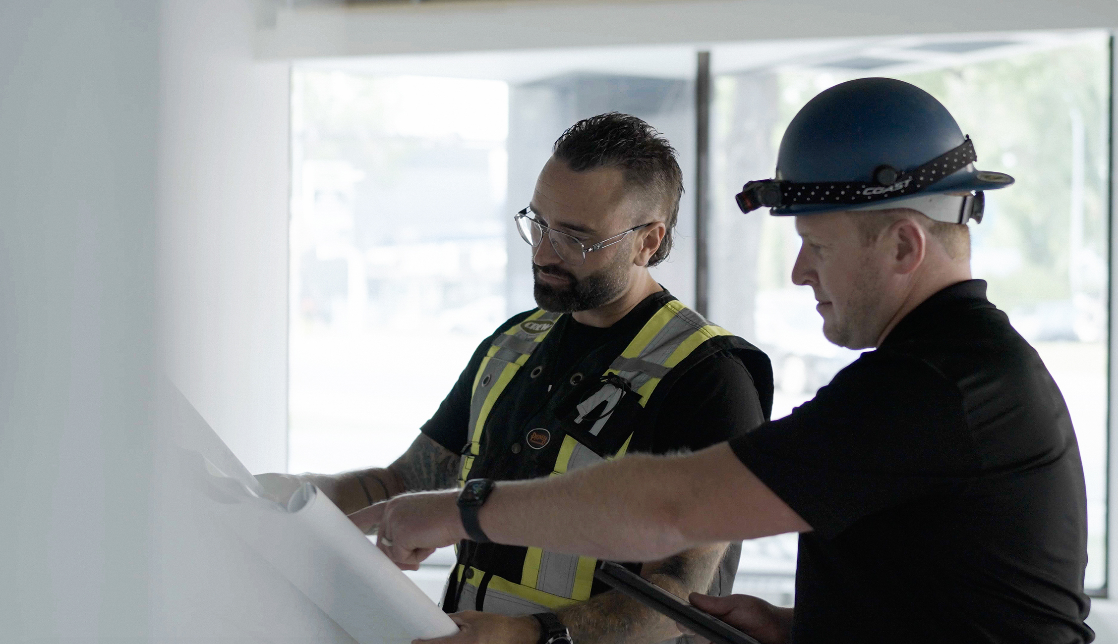 Licensed residential electrician from Crew Electrical Services<br />
